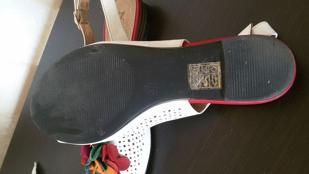 Кожаные босоножки,р.37