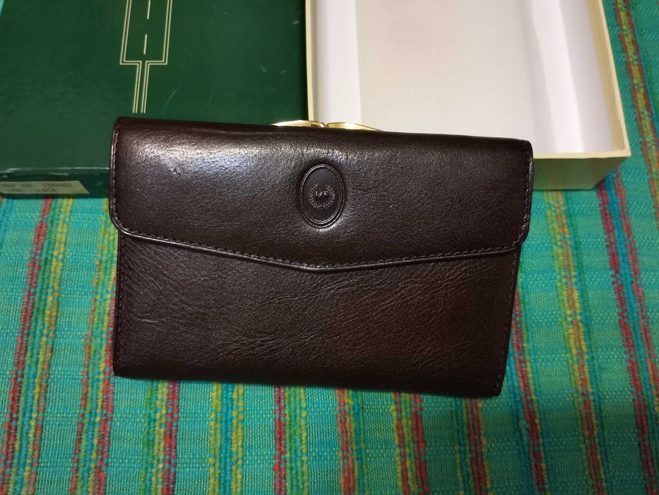 Carteira em pele castanha - nova