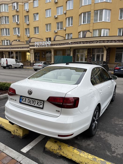 Продам volkswgen jetta 2017 1.4 бензин