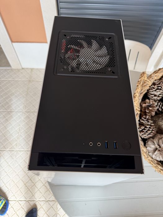 Pc gamer LED pronto a usar