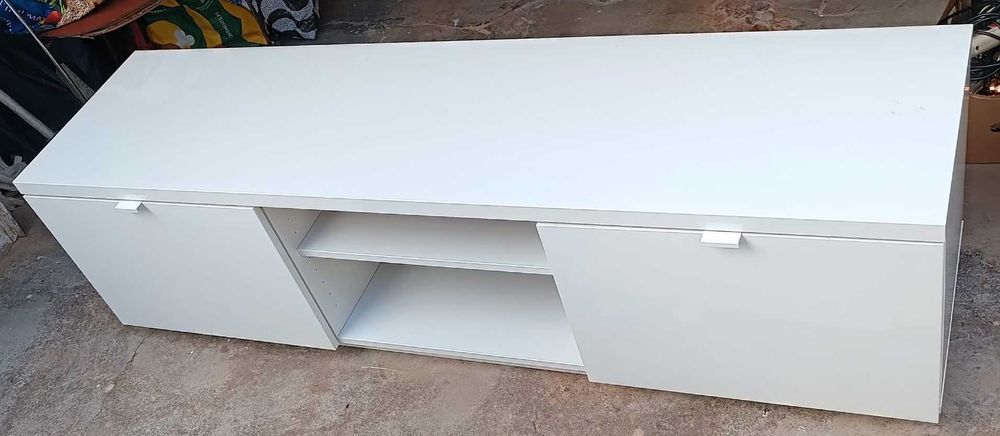 Móvel TV lacado Branco (NOVO) Ikea