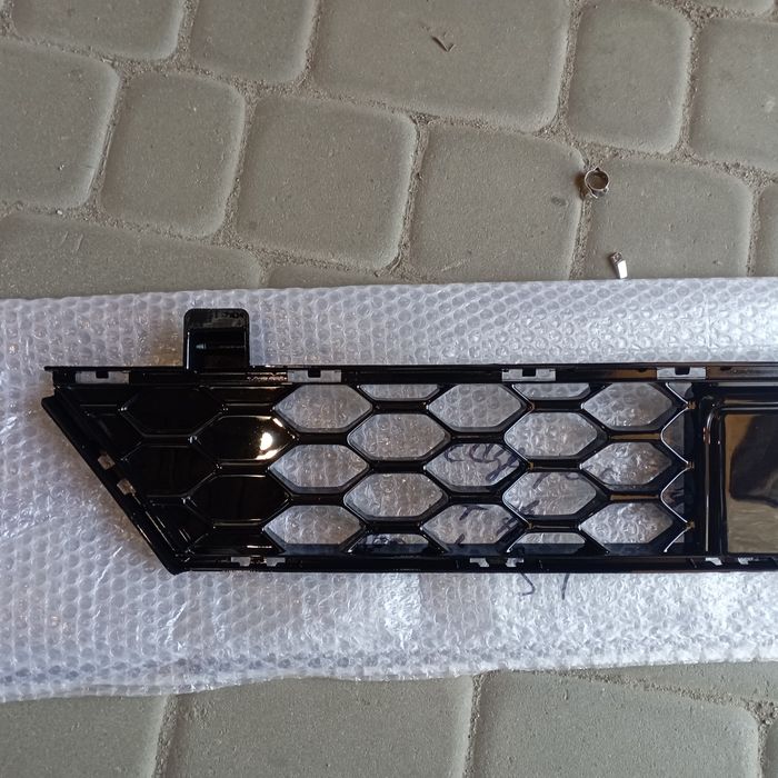 Нижня решітка Edge Ford 19- ST