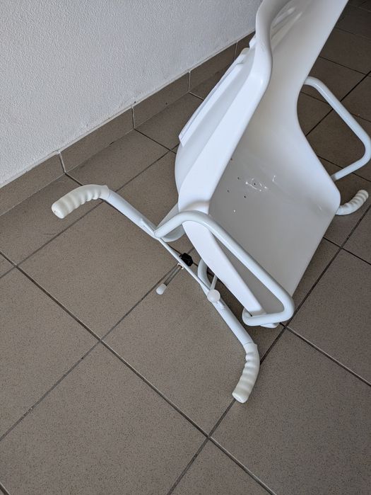 (Usado) Cadeira de banho giratória ref. 812174