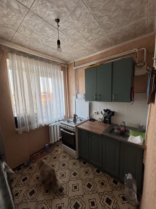 Продається трикімнатна квартира