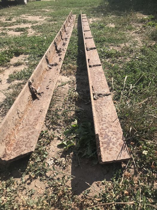 Уголок металевий жилізний