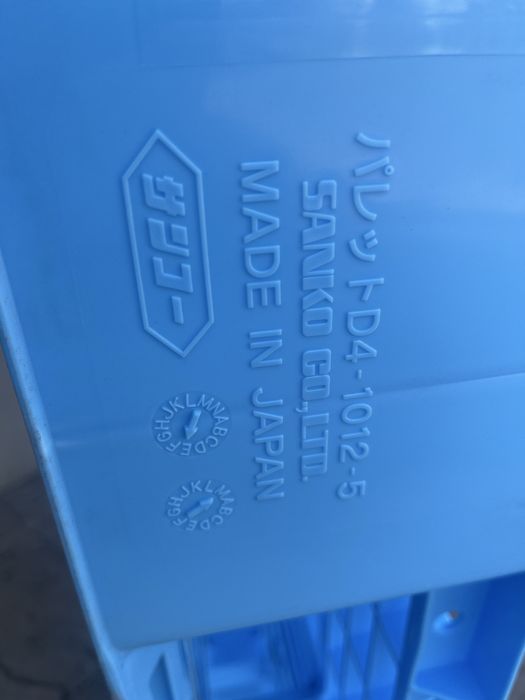 Palety plastikowe 100x120 bardzo mocne