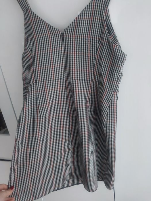 Sukienka na szelkach w krateczkę r. 38