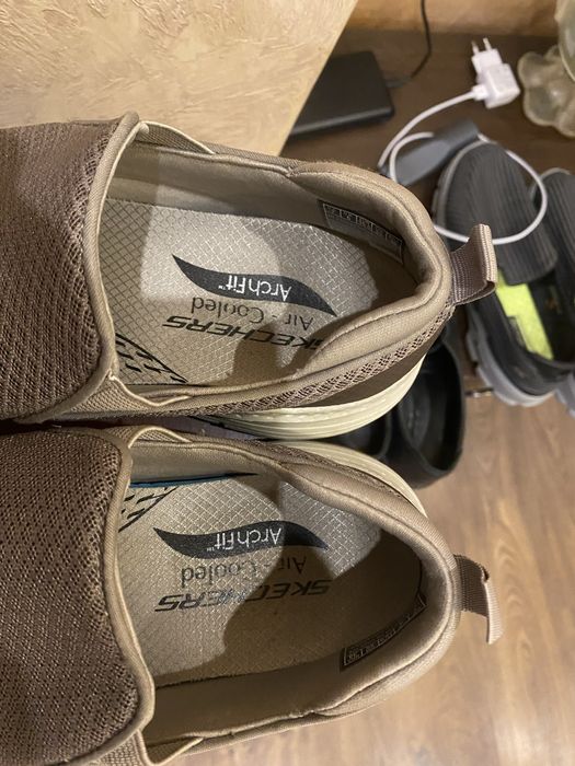 Продам кроссовки Skechers  Размер 39.5