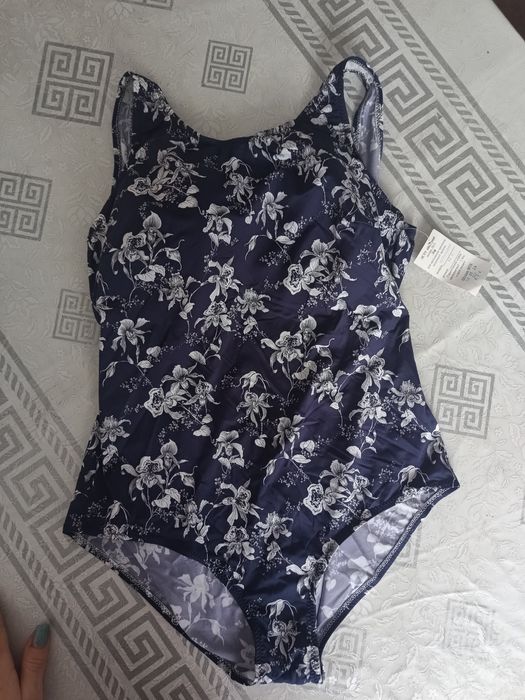 Купальник суцільний