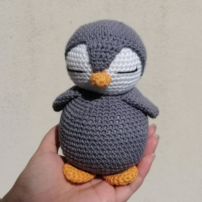 Pinguim em amigurumi