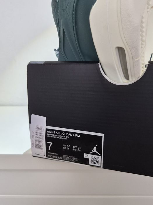 Кросівки WMNS Air Jordan 4 RM, US7.  US7.5,  US8,  FQ7940 300