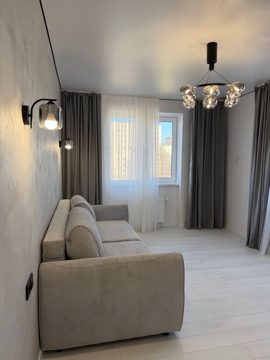 2- кімн новобудови здана з ремонтом меблями світло вода газ ліфт все є