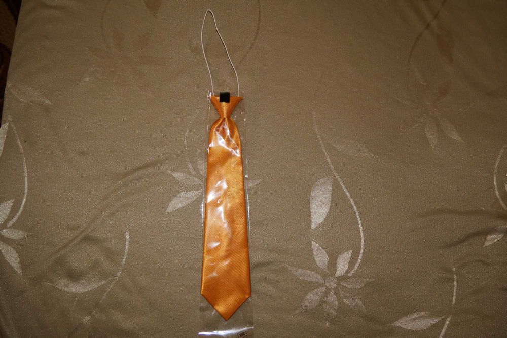 Nowy duży krawat złoty żółty satynowy elegancki wizyto na gumce 8-15 l