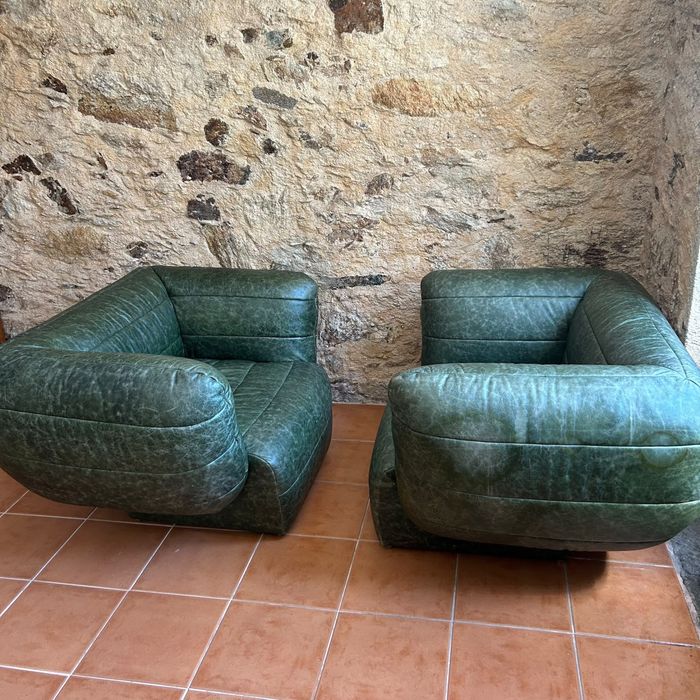 poltrona vintage monumental robusta em pele com design italiano