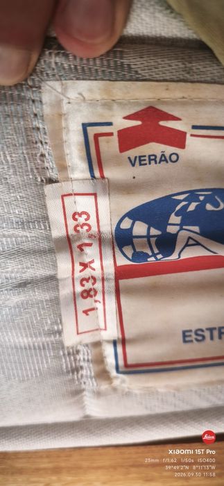 Cama de casal pequena