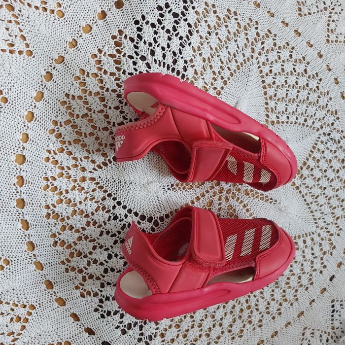 Sandałki Adidas w rozmiarze 29