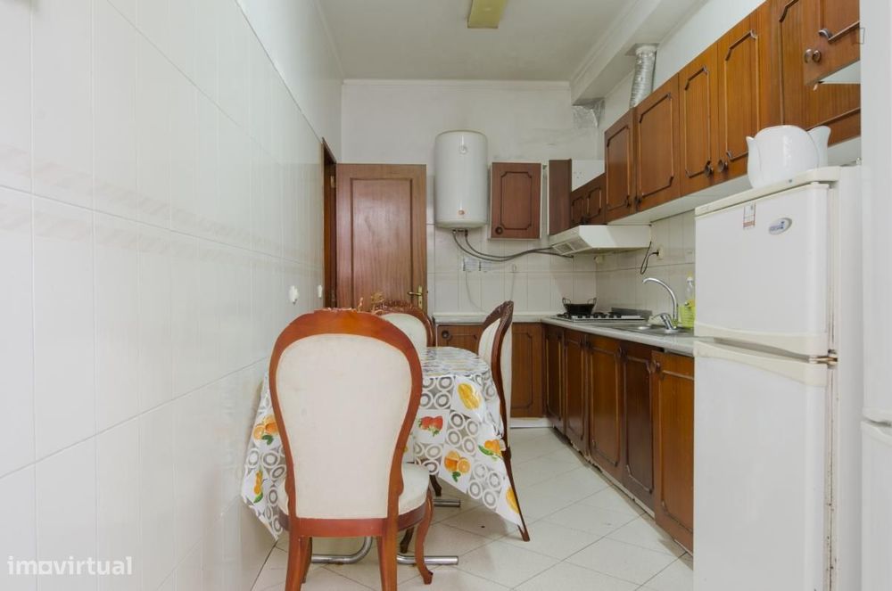 Quarto - localizado em Alameda Lisbon
