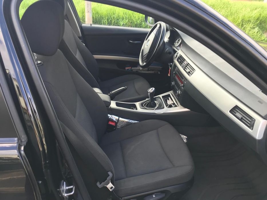 BMW 318d - 2010 - Machico