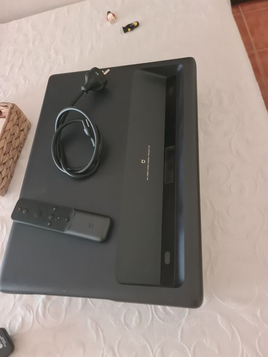 Projector mi 150 4k laser c avaria