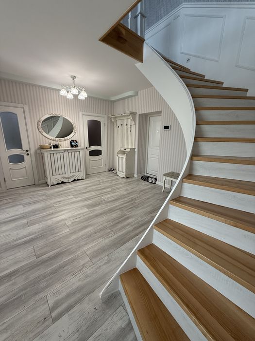 NEWStreet! 150кв.м Продам  Дворівневу кв по Пр.Миру