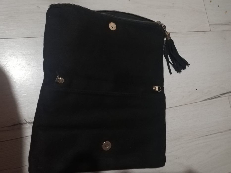 Bolsa preta de mão de poliester