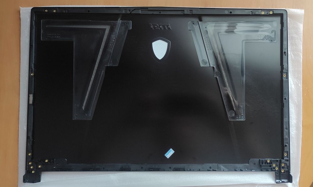 Крышка и рамка матрицы для ноутбука MSI GE73 Raider