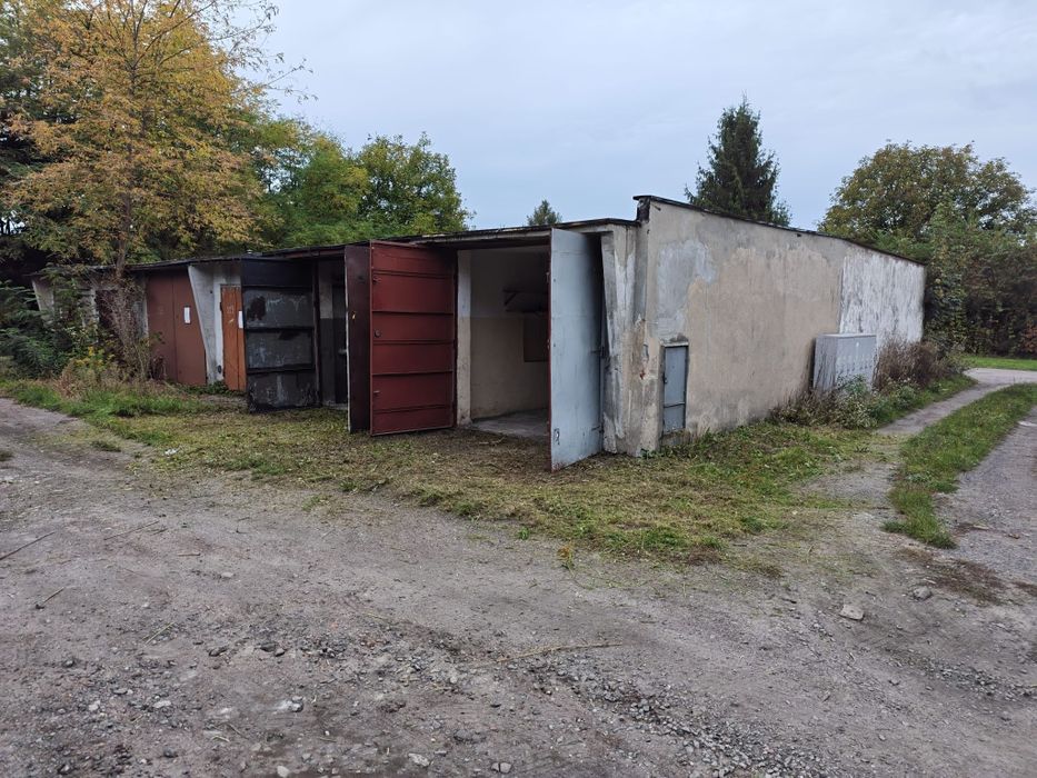 Sprzedam 2 garaże murowane – Sosnowiec ul. Braci Alberta - Więcej