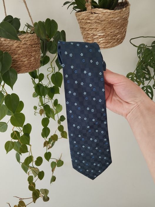 Jedwabny krawat 100% silk granatowy, w kwiatki, łąka Abrams 10cm