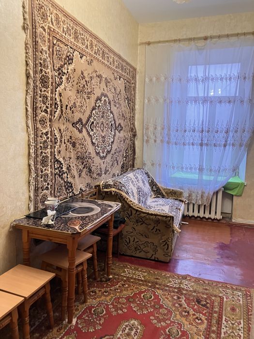 Льва Толстого/Нежинская. Центр, комната в комуне