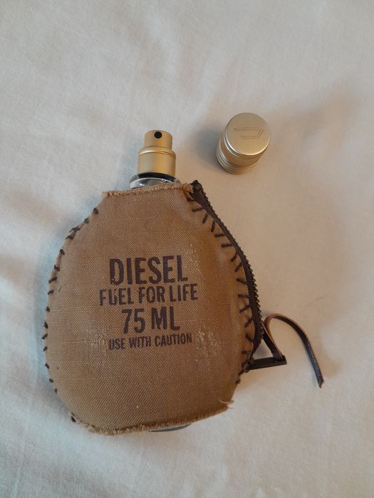 Conjunto de 2 Frascos de Perfume Diesel Fuel for Life e Givenchy Pi