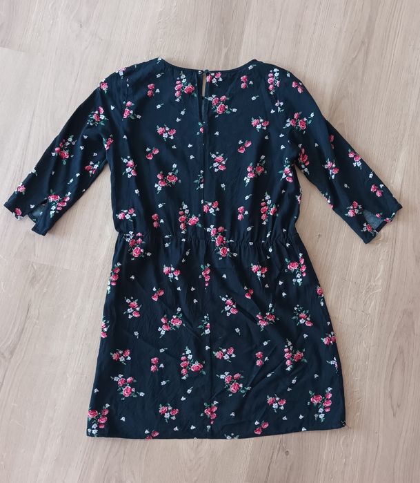 Sukienka czarna kwiaty H&M XS