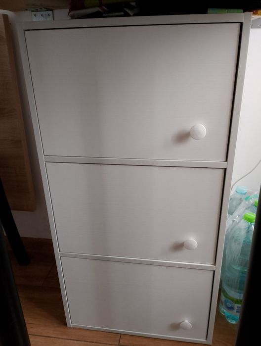 Biała Komoda 3 Półki – Styl Skandynawski Loft