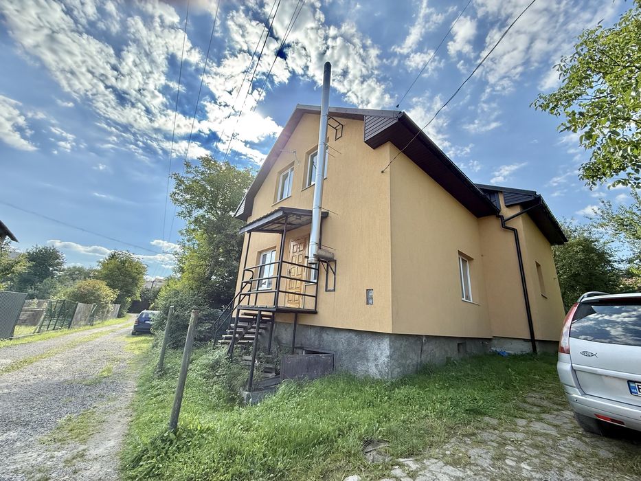 Продаж будинку у Скнилові межа міста