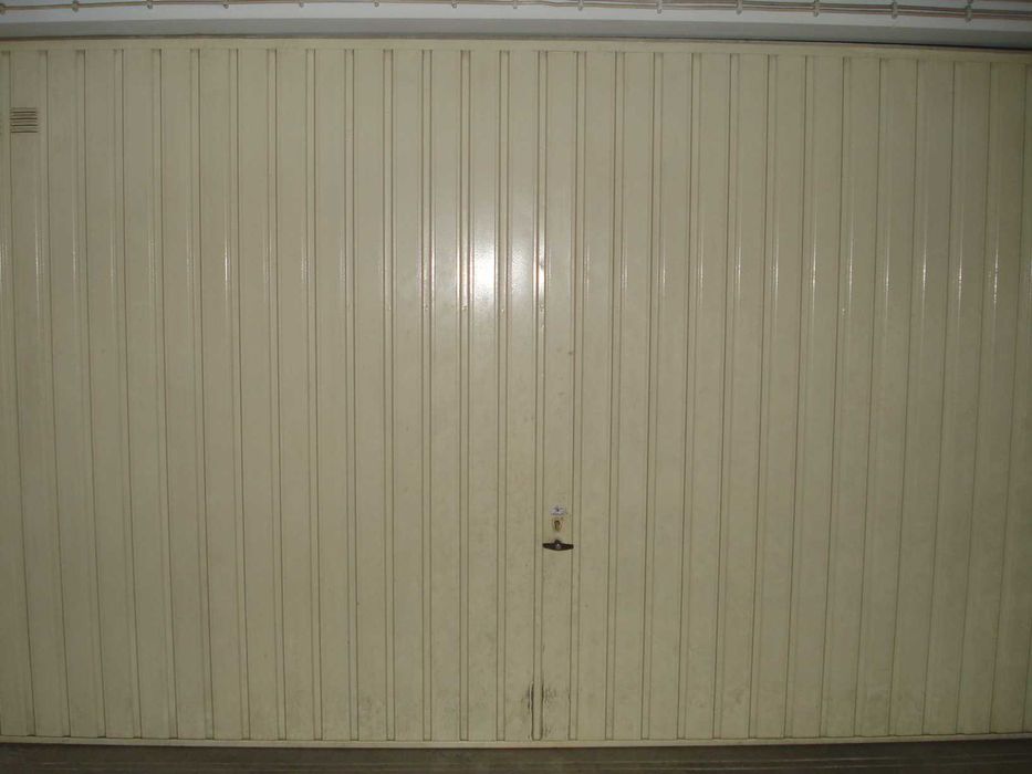 I rent SPACE in a closed garage.