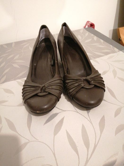 Buty 42 na szeroką stopę