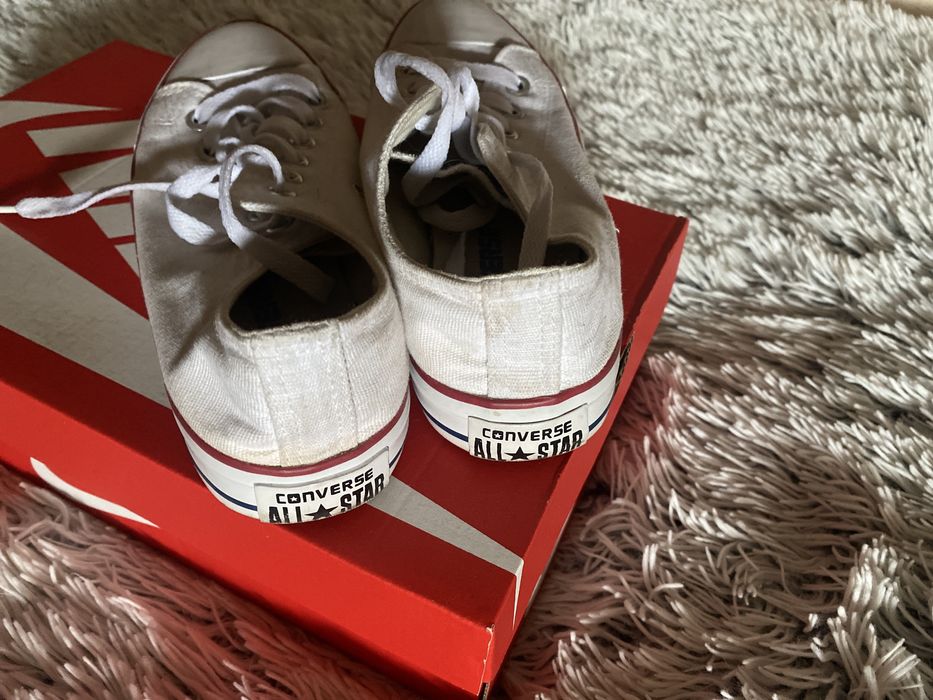 białe buty Converse