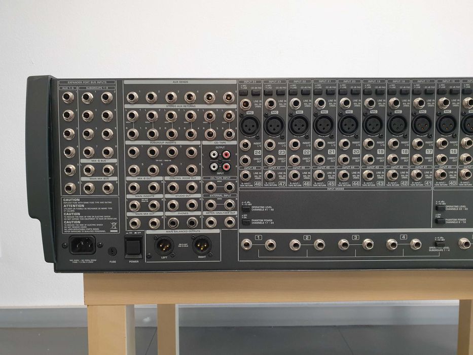 Mikser analogowy Behringer Eurodesk SX4882