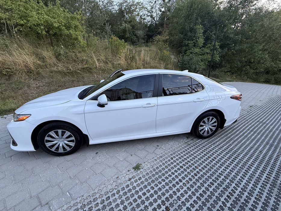 Продам економну TOYOTA CAMRY Hybrid