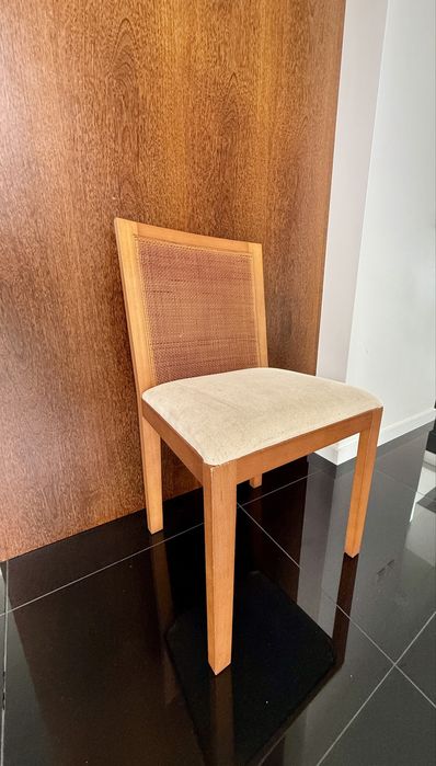 Cadeiras em cerejeira e palhinha