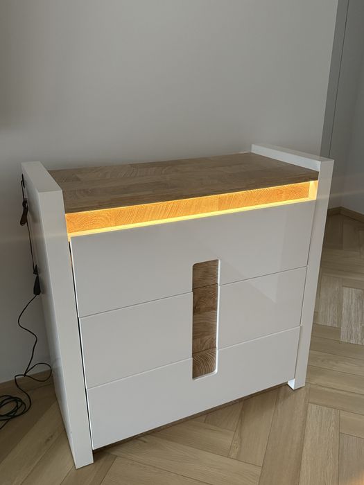 Komoda z lamka nocna Led
