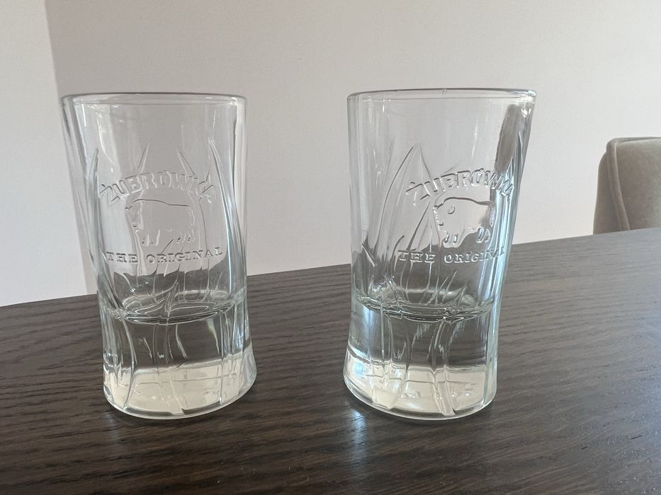 Zestaw 2 kieliszkow zubrowka tloczone ciezkie