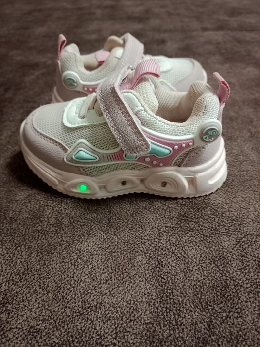 Кросівки рожеві з мигалками розмір 22