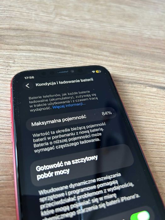 IPhone 11 czerwony