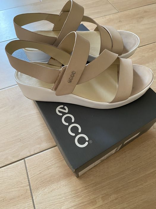 Продаються босоніжки ECCO у 39 розмірі