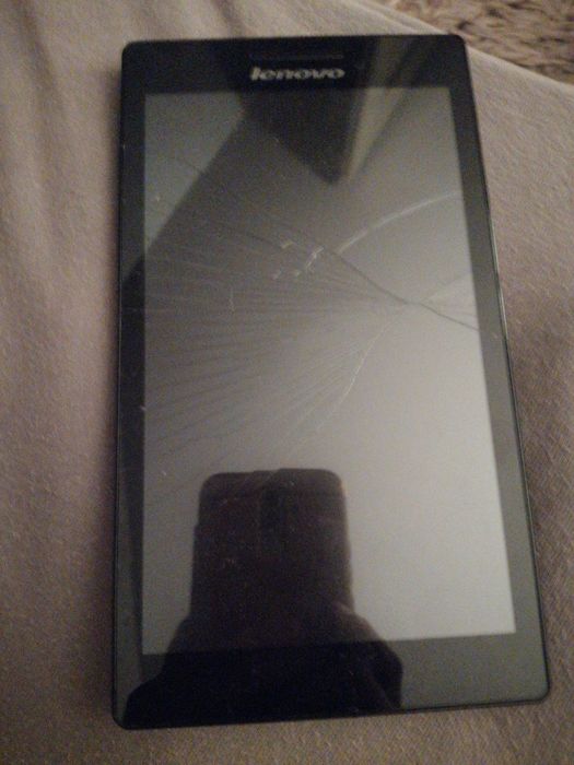 Tablet lenovo z uszkodzona szybka