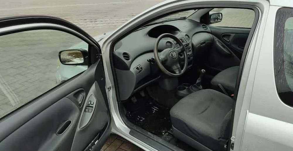 Toyota Yaris 1.0// 2003r.// Długo opłaty