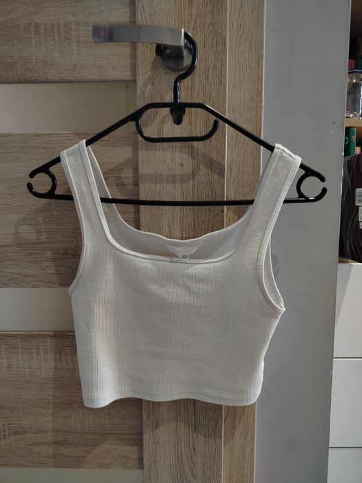 Biały krótki top