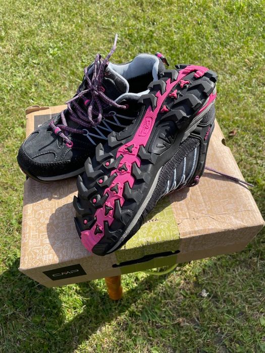 Трекінгові черевики