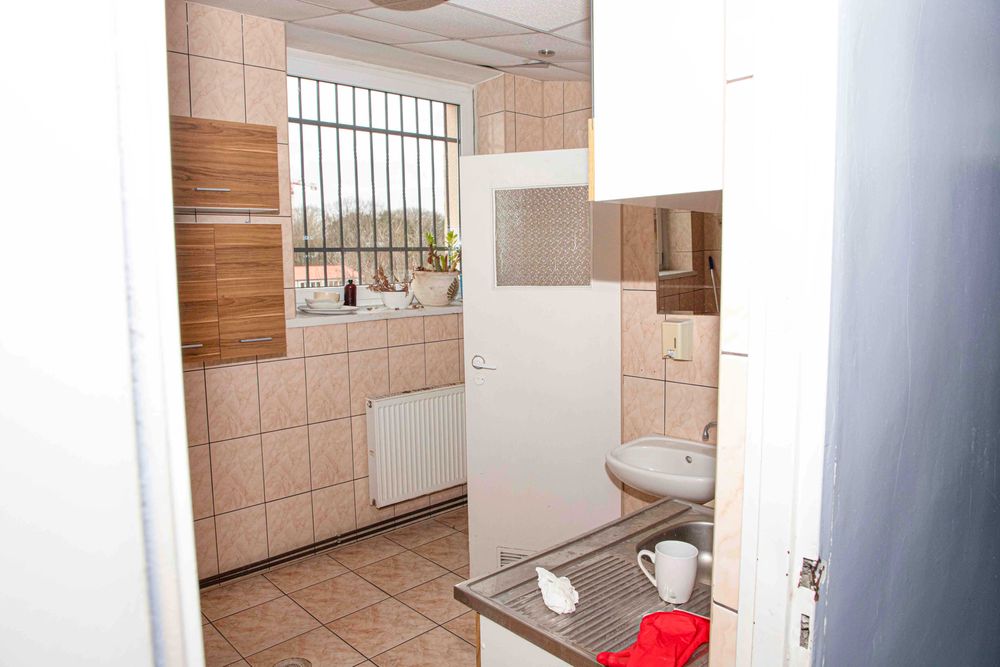Sprzedam dwa budynki magazynowe+biura 895m2 Magazyny