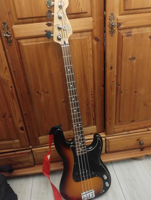 Gitara Basowa Fender Precision Bass